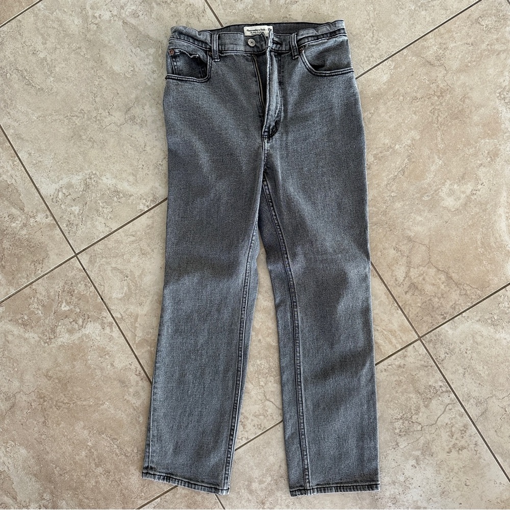 Women’s  Abercrombie & Fitch The Ankle Straight Ultra High Rise jeans gray